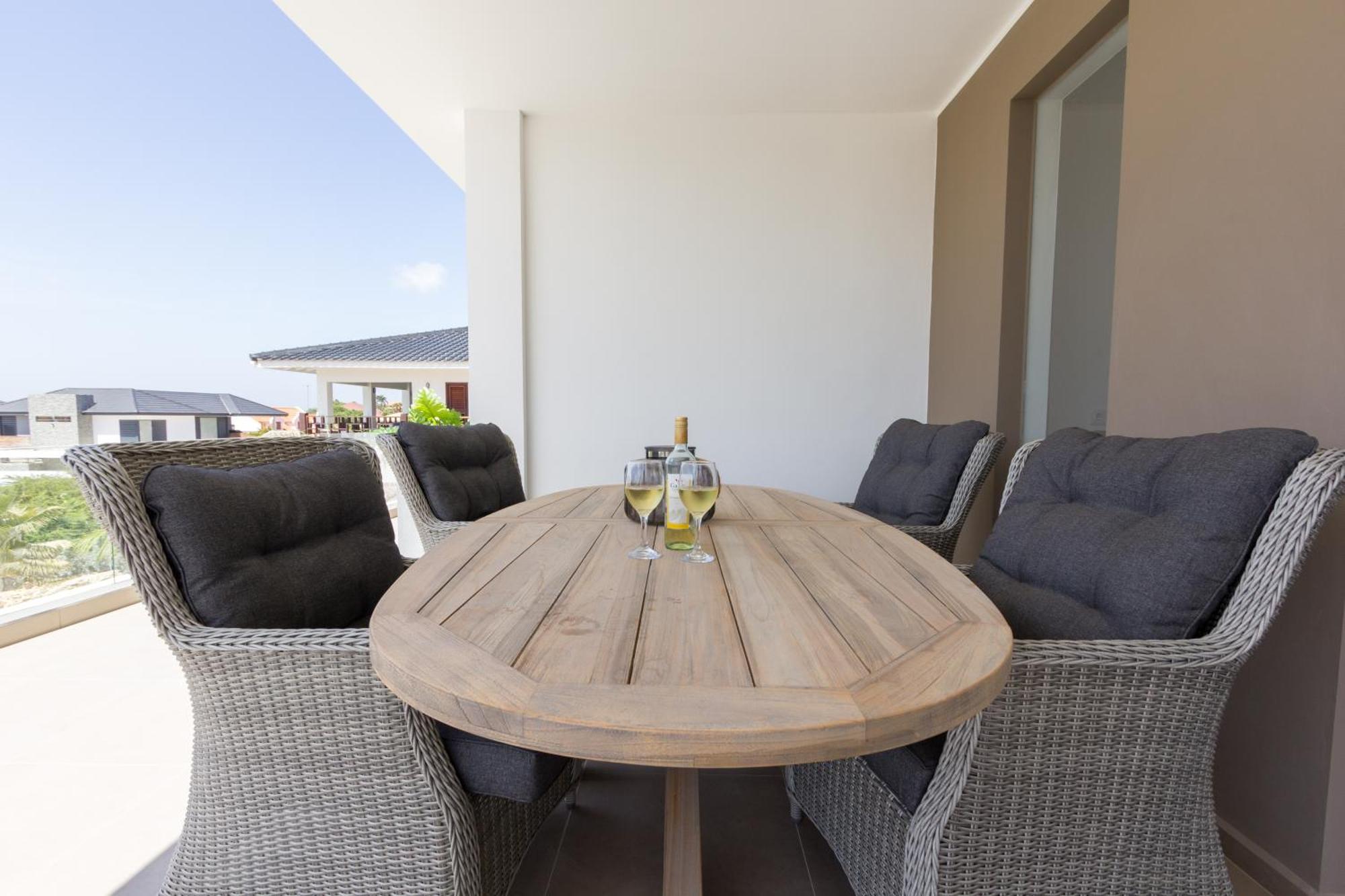 Goudhaen Luxury Private Apartments Jan Thiel Beach Ngoại thất bức ảnh