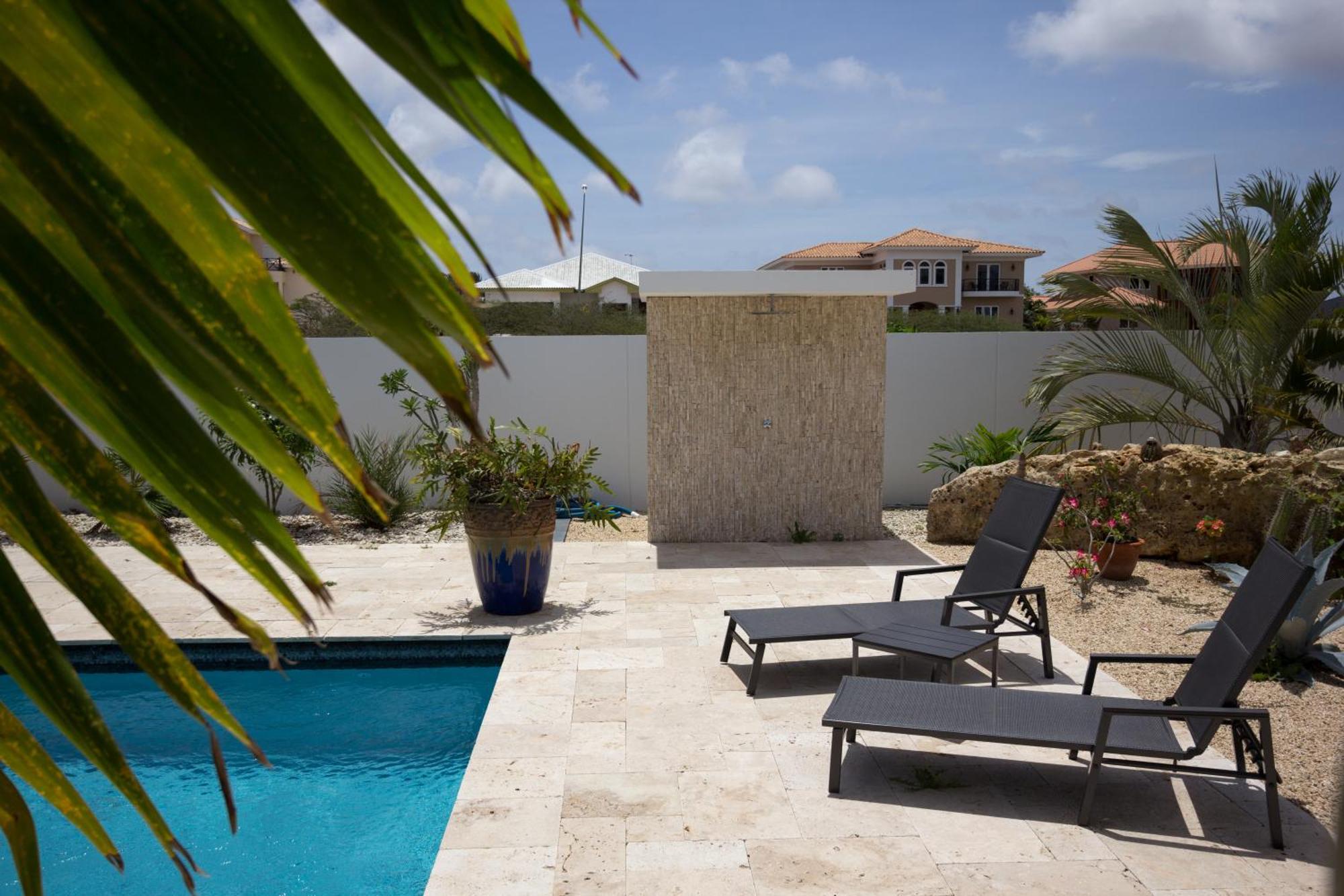 Goudhaen Luxury Private Apartments Jan Thiel Beach Ngoại thất bức ảnh