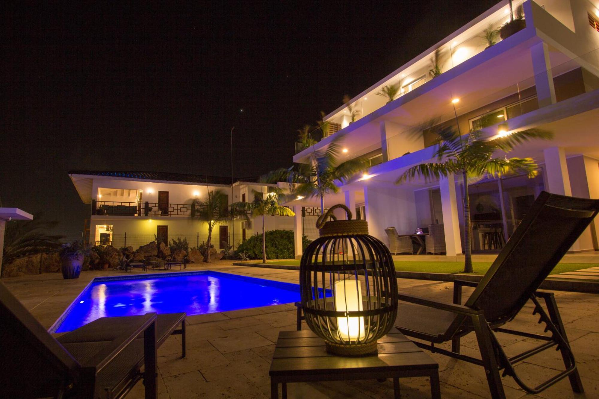 Goudhaen Luxury Private Apartments Jan Thiel Beach Ngoại thất bức ảnh