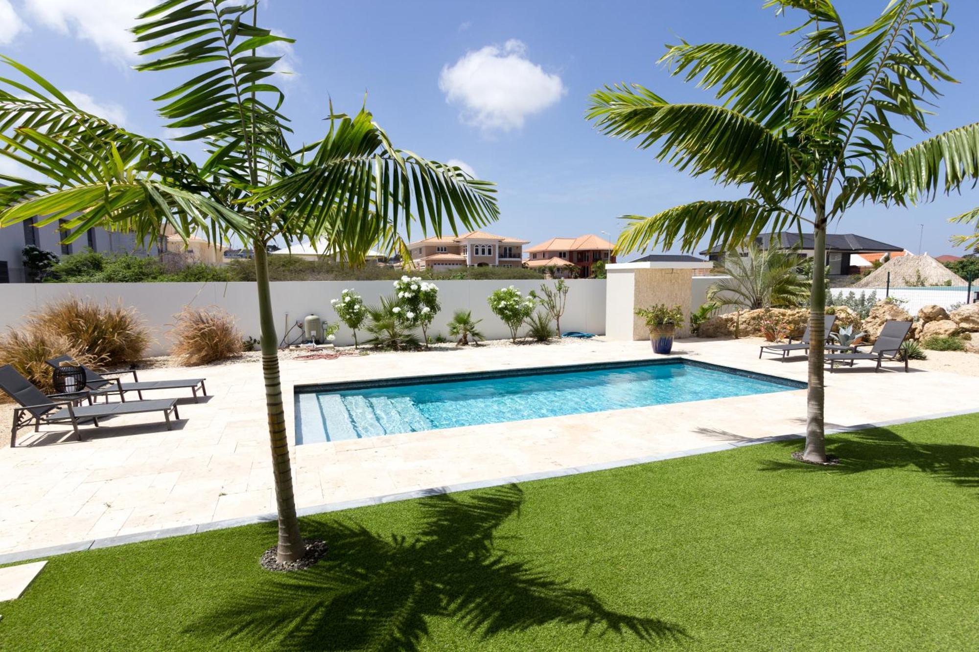 Goudhaen Luxury Private Apartments Jan Thiel Beach Ngoại thất bức ảnh