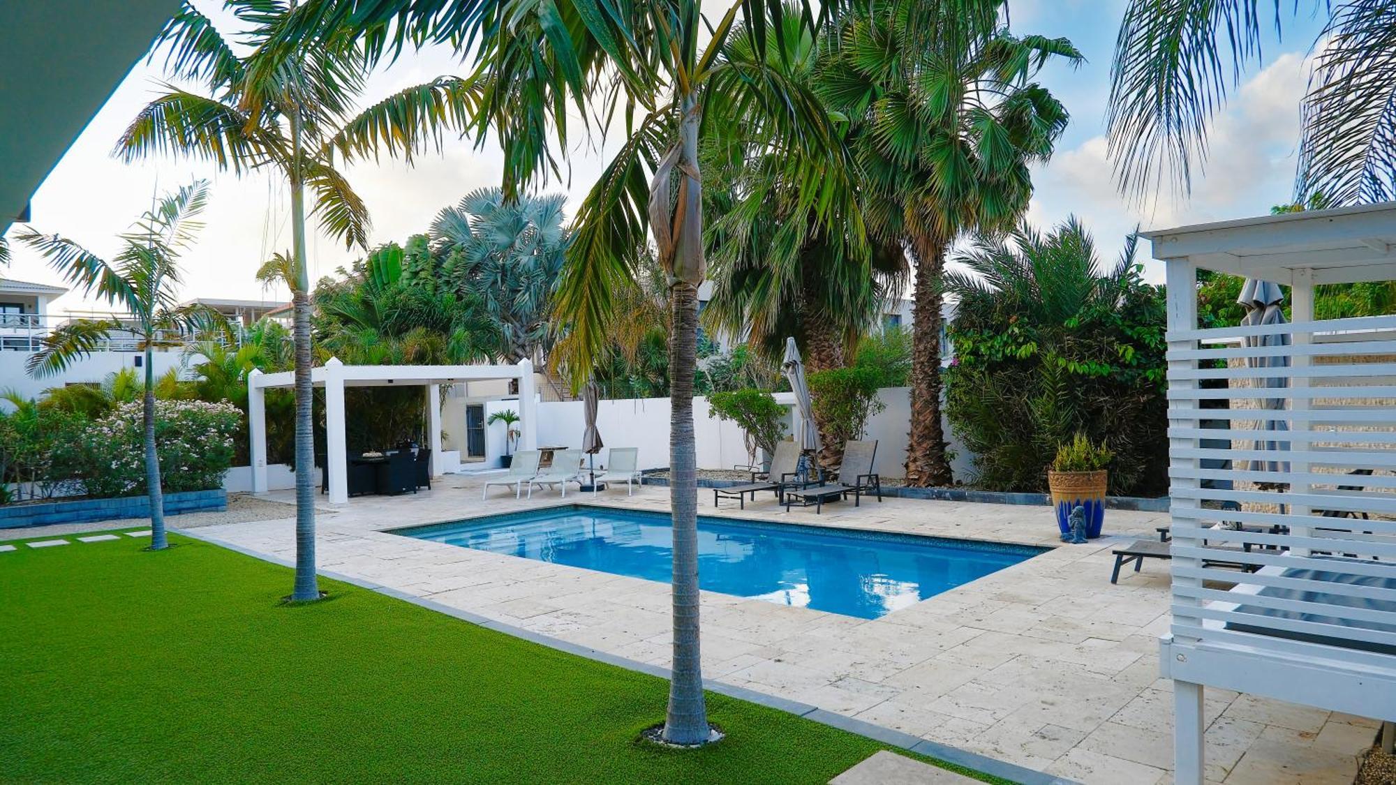 Goudhaen Luxury Private Apartments Jan Thiel Beach Ngoại thất bức ảnh